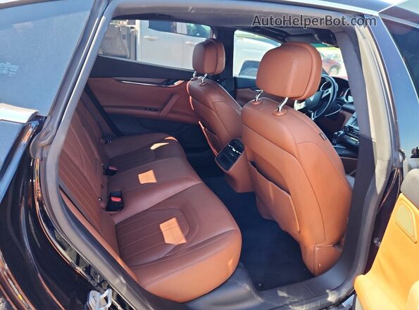 ZAM56RPAXG1188579 2016 MASERATI QUATTROPOR Черный Вид задних сидений