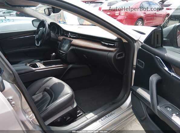 ZAM56YPLXJ1285221 2018 MASERATI QUATTROPOR Light Blue Вид салона спереди