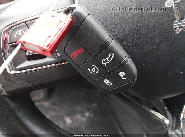 ZAM56YPLXJ1285221 2018 MASERATI QUATTROPOR Light Blue Вид панели приборов