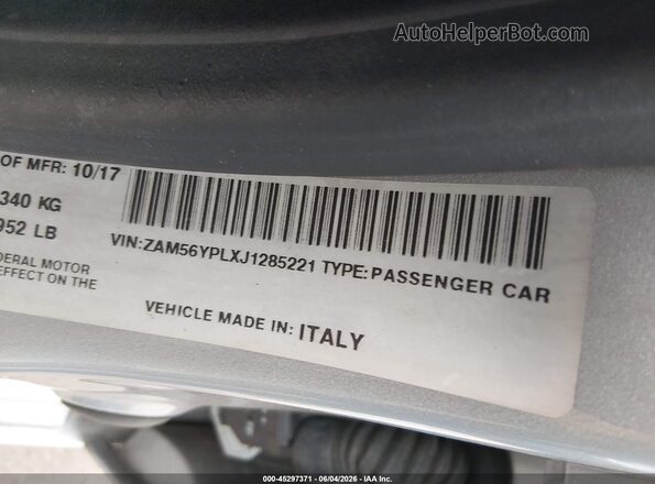 ZAM56YPLXJ1285221 2018 MASERATI QUATTROPOR Light Blue Вид подкапотного пространства