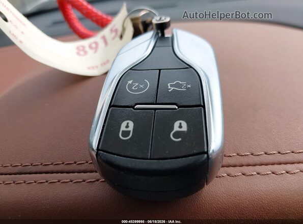 ZAM57YTA4J1273647 2018 MASERATI GHIBLI White Dashboard view