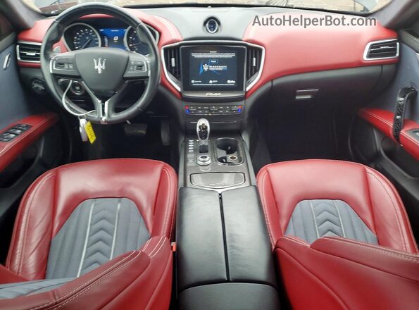ZAM57YTL7J1290833 2018 MASERATI GHIBLI Черный Вид панели приборов