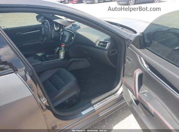 ZAM57YTS2L1343769 2020 MASERATI GHIBLI Gray Front interior view