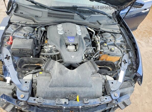 ZAM57YTS8K1321998 2019 MASERATI GHIBLI Blue Rear interior view