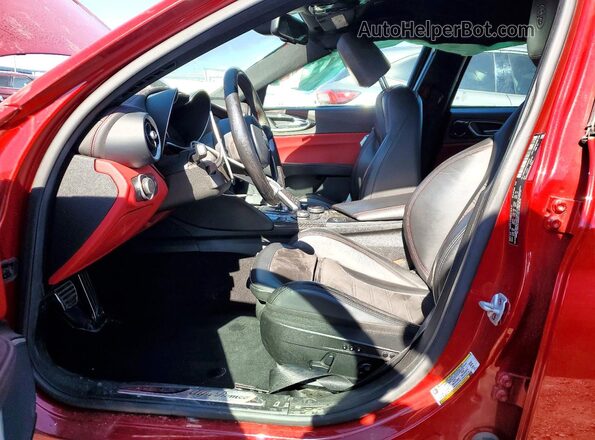 ZARFAEAV1J7580503 2018 ALFA ROMEO GIULIA Red Սալոնի դիմացի տեսք