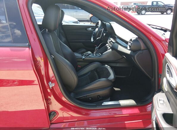 ZARFAEAV2J7575634 2018 ALFA ROMEO GIULIA Красный Вид салона спереди