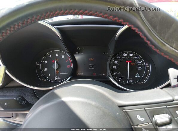 ZARFAEAV2J7575634 2018 ALFA ROMEO GIULIA Красный Вид задних сидений