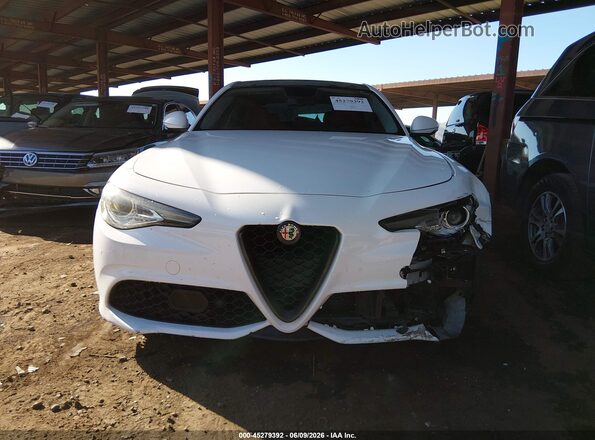 ZARFAECN0J7567920 2018 ALFA ROMEO GIULIA White Vista interior trasera
