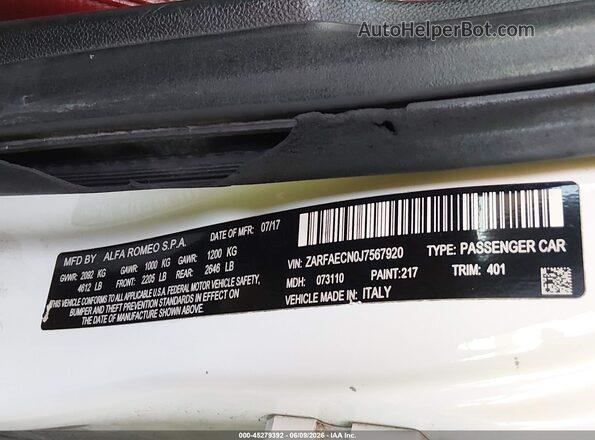 ZARFAECN0J7567920 2018 ALFA ROMEO GIULIA White Vista del compartimento del motor