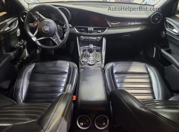 ZARFAECN4J7583764 2018 ALFA ROMEO GIULIA White 