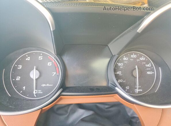 ZARFAECN7J7571947 2018 ALFA ROMEO GIULIA Gray Սարքավորումների վահանակի տեսք