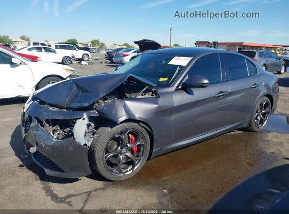 ZARFAECN8H7549949 2017 ALFA ROMEO GIULIA Gray Front view