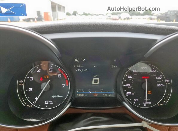 ZARFAECN8J7576011 2018 ALFA ROMEO GIULIA White 