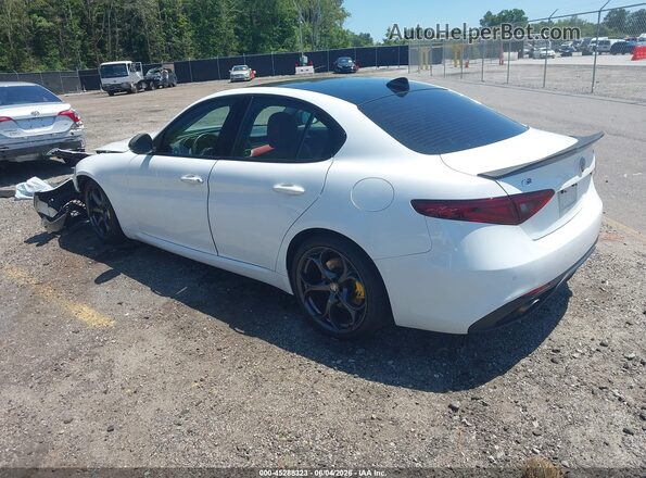 ZARFAECN9J7589477 2018 ALFA ROMEO GIULIA White Trasero izquierdo