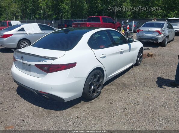 ZARFAECN9J7589477 2018 ALFA ROMEO GIULIA White Trasero derecho