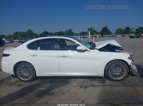 ZARFAEEN5H7537772 2017 ALFA ROMEO GIULIA White Widok wnętrza z tyłu