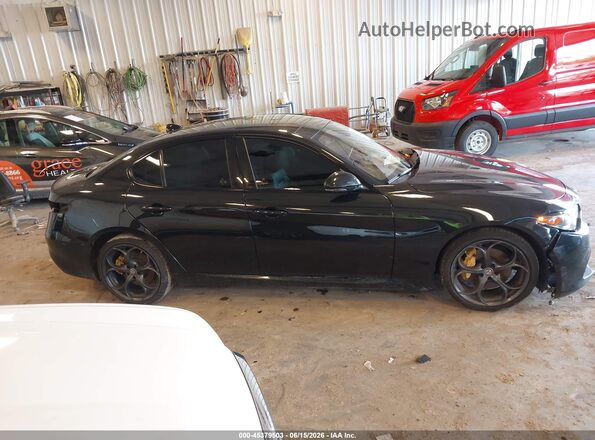 ZARFAEEN5J7592406 2018 ALFA ROMEO GIULIA Black Вид задньої частини салону