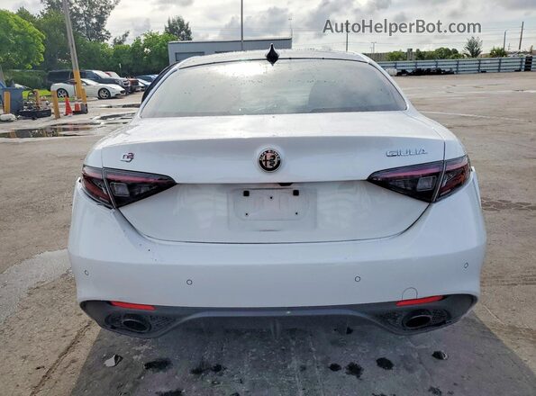 ZARFAMAN1S7690124 2025 ALFA ROMEO GIULIA White Vista trasera