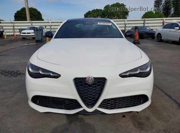 ZARFAMAN1S7690124 2025 ALFA ROMEO GIULIA White Vista frontal