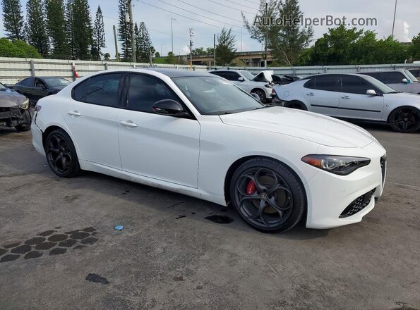ZARFAMAN1S7690124 2025 ALFA ROMEO GIULIA White Delantero derecho