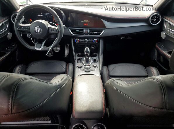 ZARFAMAN1S7690124 2025 ALFA ROMEO GIULIA White Vista del salpicadero