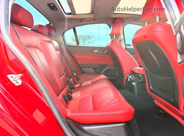 ZARFAMAN3L7631464 2020 ALFA ROMEO GIULIA Red Vista de los asientos traseros
