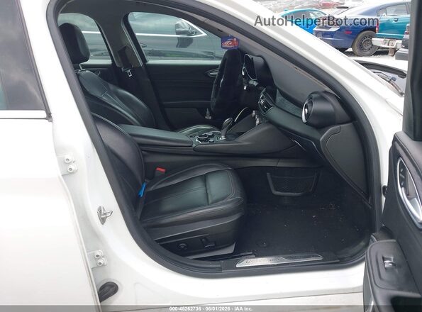 ZARFAMAN6K7609649 2019 ALFA ROMEO GIULIA White Սալոնի դիմացի տեսք