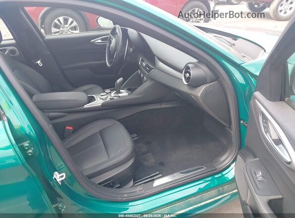ZARFAMAN9S7689688 2025 ALFA ROMEO GIULIA Turquoise Vista interior delantera