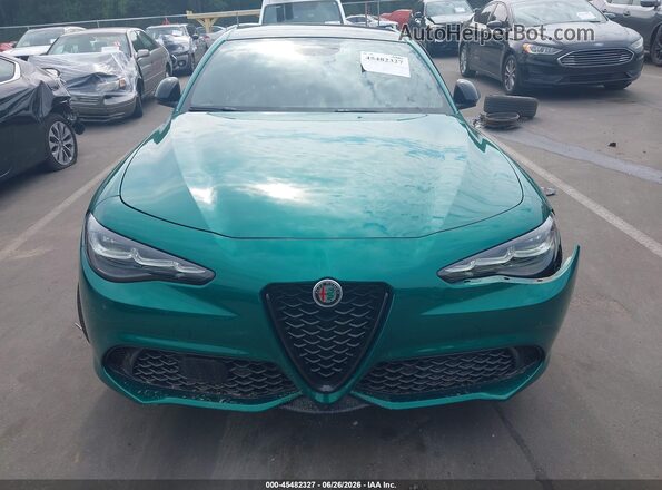 ZARFAMAN9S7689688 2025 ALFA ROMEO GIULIA Turquoise Vista del salpicadero