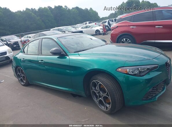 ZARFAMAN9S7689688 2025 ALFA ROMEO GIULIA Turquoise Vista del cuadro de instrumentos