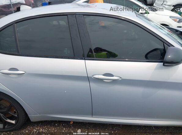 ZARFAMANXL7638802 2020 ALFA ROMEO GIULIA Blue Вид задньої частини салону