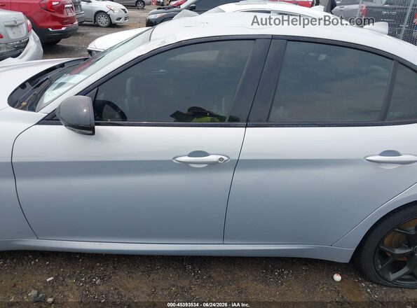 ZARFAMANXL7638802 2020 ALFA ROMEO GIULIA Blue Панорамний вид салону 360°