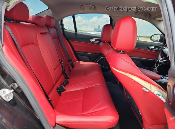 ZARFAMANXM7646366 2021 ALFA ROMEO GIULIA Black 