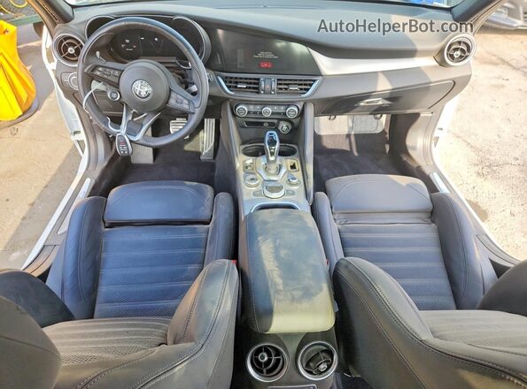ZARFAMBN1R7683277 2024 ALFA ROMEO GIULIA White წინა პანელის ხედი