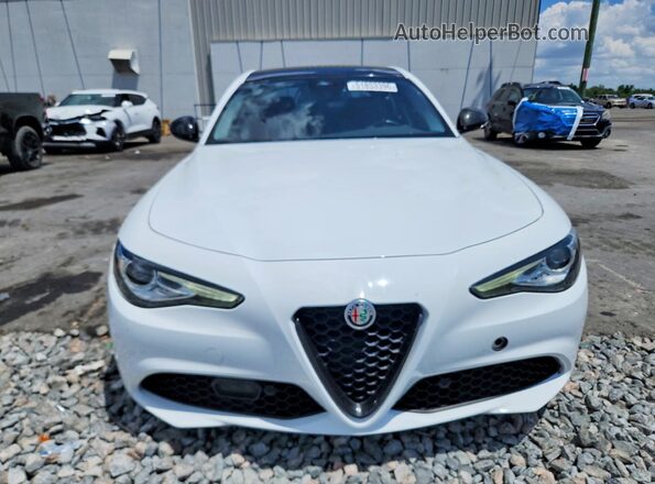 ZARFAMBN2M7644027 2021 ALFA ROMEO GIULIA White Вид спереду