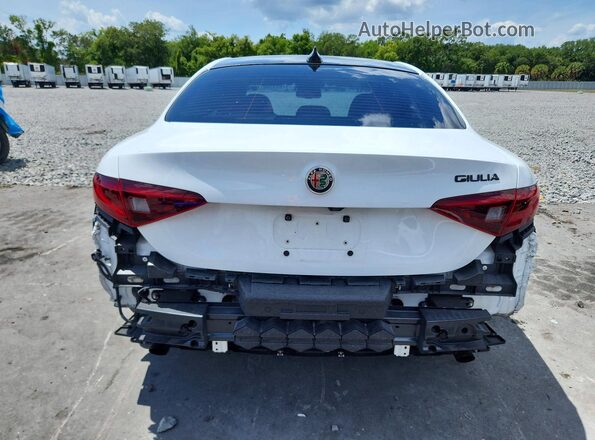 ZARFAMBN2M7644027 2021 ALFA ROMEO GIULIA White Вид ззаду