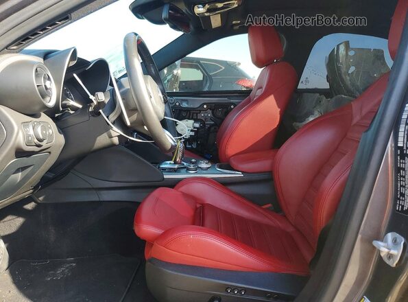 ZARFAMBN4P7671380 2023 ALFA ROMEO GIULIA Gray Front interior view