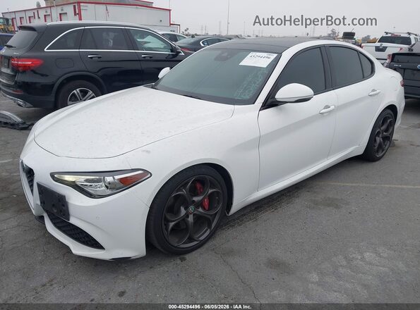 ZARFAMBN5K7605493 2019 ALFA ROMEO GIULIA White Front left