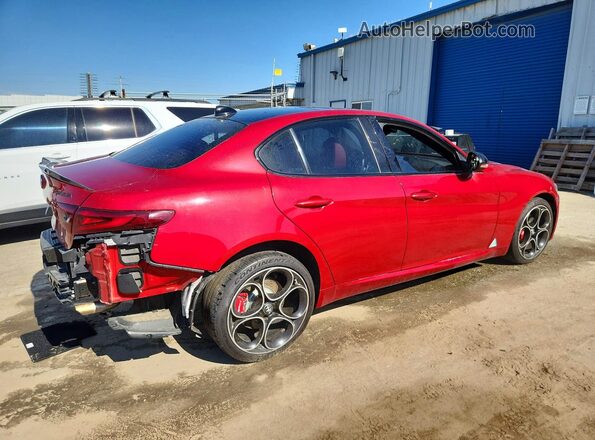 ZARFAMBN5N7656867 2022 ALFA ROMEO GIULIA Red 