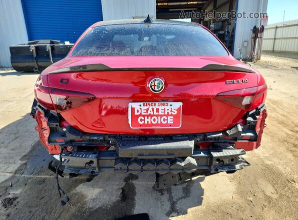 ZARFAMBN5N7656867 2022 ALFA ROMEO GIULIA Red 