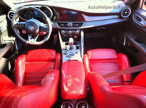 ZARFAMBN5N7656867 2022 ALFA ROMEO GIULIA Red 