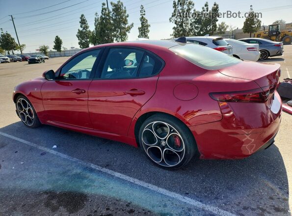 ZARFAMBN6N7656795 2022 ALFA ROMEO GIULIA Красный 