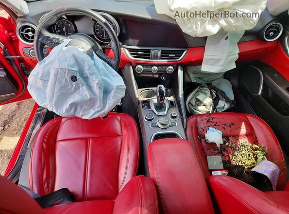 ZARFAMBN7L7631398 2020 ALFA ROMEO GIULIA Red Առջևի վահանակի տեսք