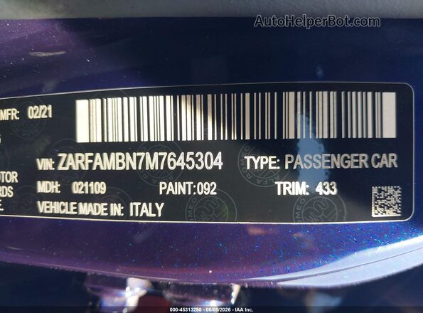 ZARFAMBN7M7645304 2021 ALFA ROMEO GIULIA Blue Շարժիչի բաժամունքի տեսք