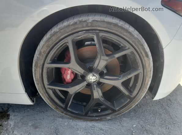 ZARFAMBNXK7616036 2019 ALFA ROMEO GIULIA White Панорамний вид салону 360°