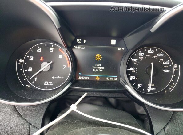 ZARFANBN0N7659813 2022 ALFA ROMEO GIULIA Gray Vista del cuadro de instrumentos