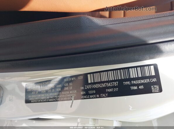 ZARFANBN2M7643787 2021 ALFA ROMEO GIULIA White Engine compartment view