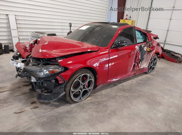 ZARFANBN2P7670959 2023 ALFA ROMEO GIULIA Красный Передняя левая четверть