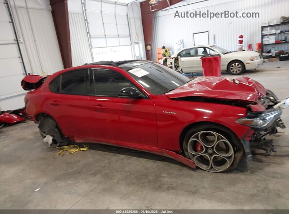 ZARFANBN2P7670959 2023 ALFA ROMEO GIULIA Красный Вид задней части салона