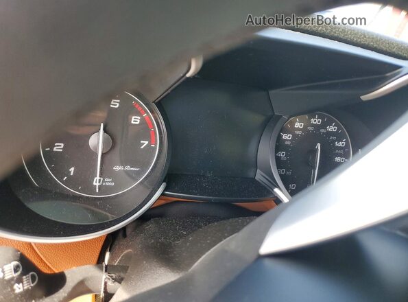 ZARFANBN5M7648529 2021 ALFA ROMEO GIULIA Green Instrument cluster view